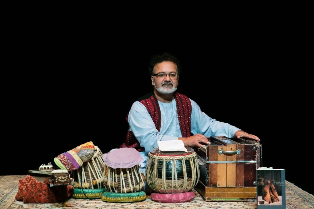 Massoud Raonaq au chant, harmonium, tablas